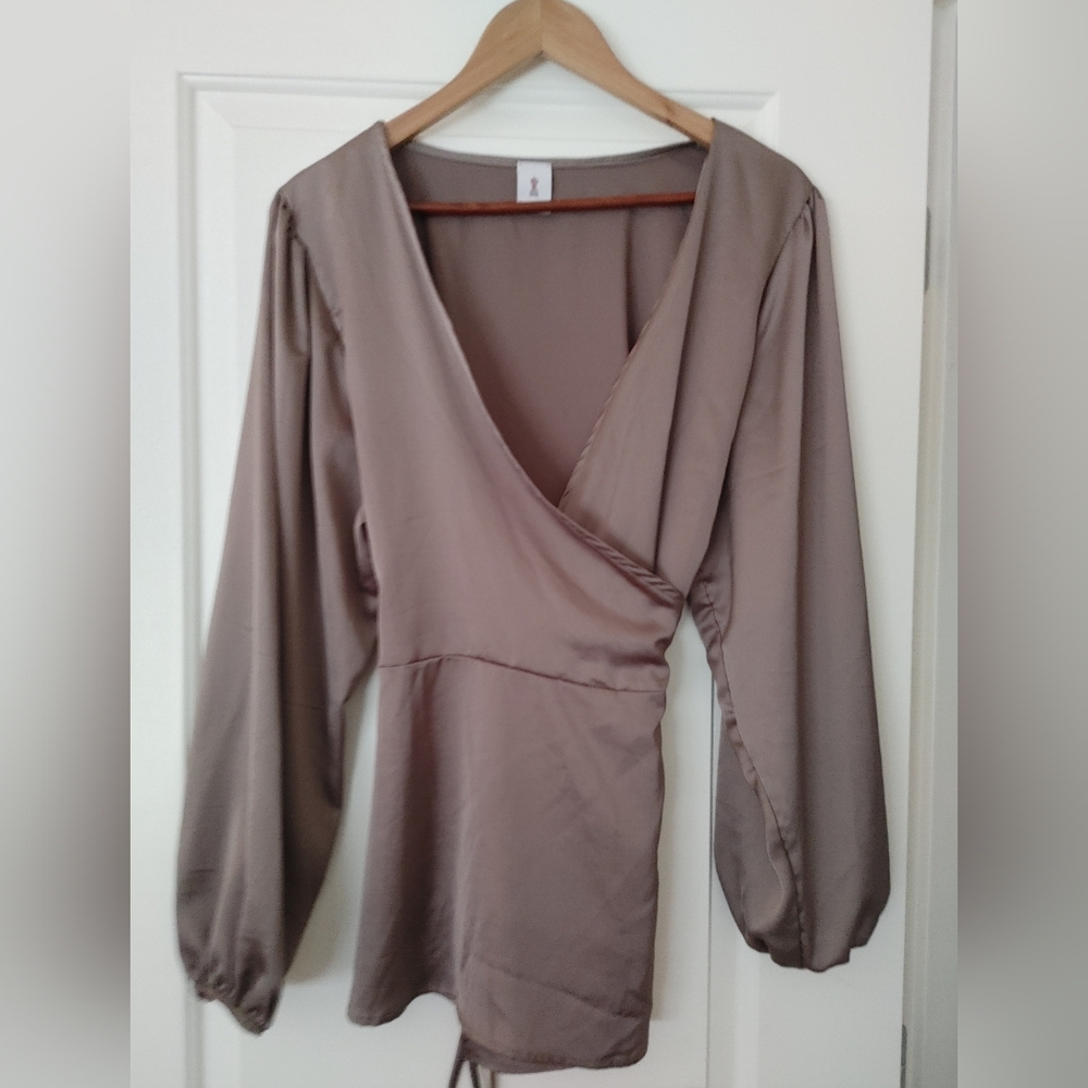 #29 Lilian Satin Mocha Long Sleeve Flowy Wrap Top ~ Size L
